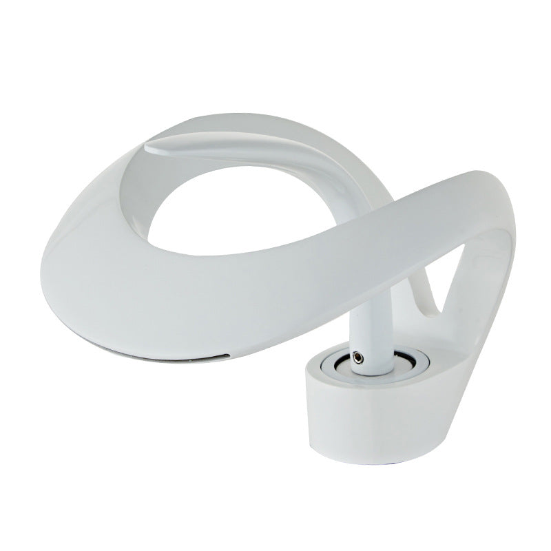 French Style Brass Hot and Cold Faucet